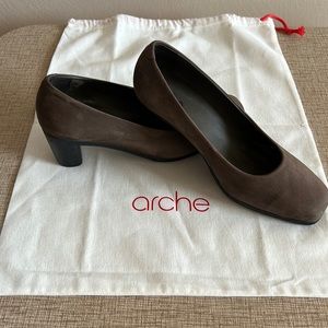 Arche taupe brown square toe nubuck leather pumps. 2.25 inch heel size 5.5 / 36.